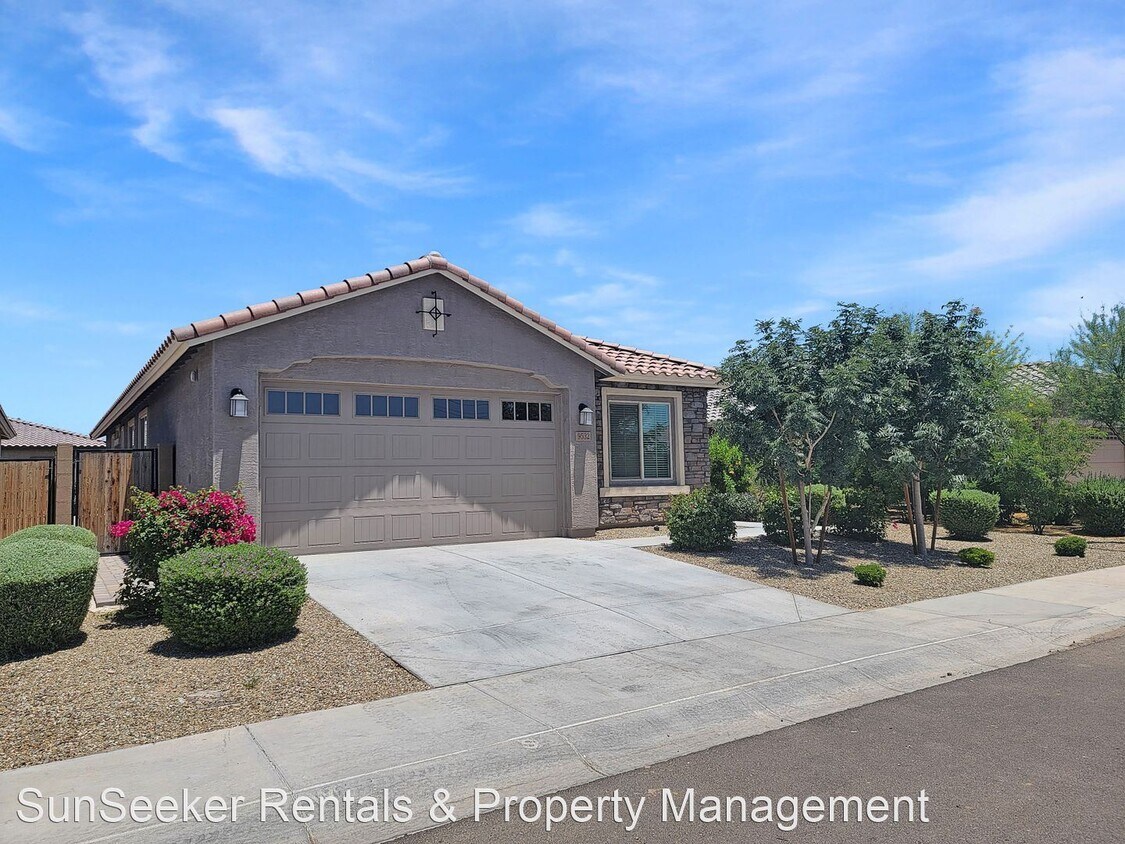 Primary Photo - 4 br, 2 bath House - 9532 W Trumbull Rd