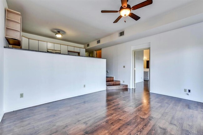 Building Photo - 5926 Lookout Mountain Dr