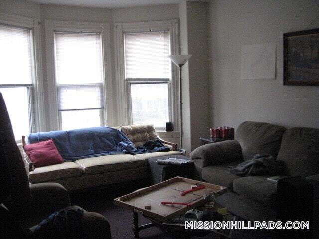 Building Photo - 1574 Tremont St