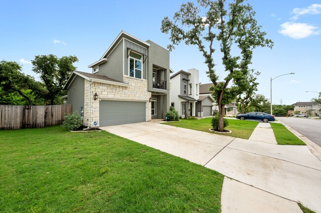 Front of House - 1616 Woodwind Ln