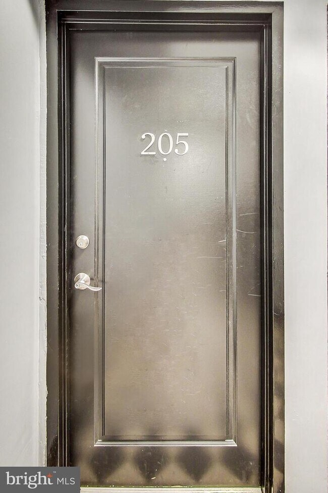 Building Photo - 1415 Girard St NW