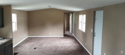 Building Photo - 135 SE Guinevere Ct