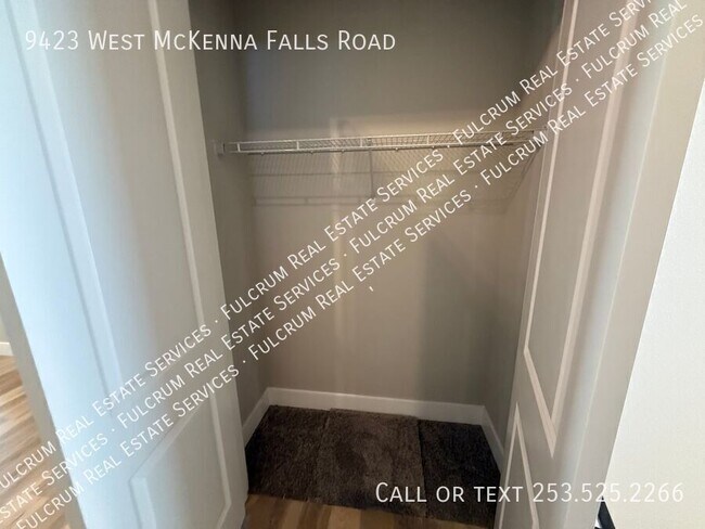 Foto del edificio - 9423 McKenna Falls Rd W