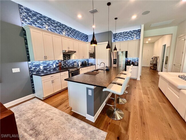 Foto del edificio - 6690 Pennyroyal Dr