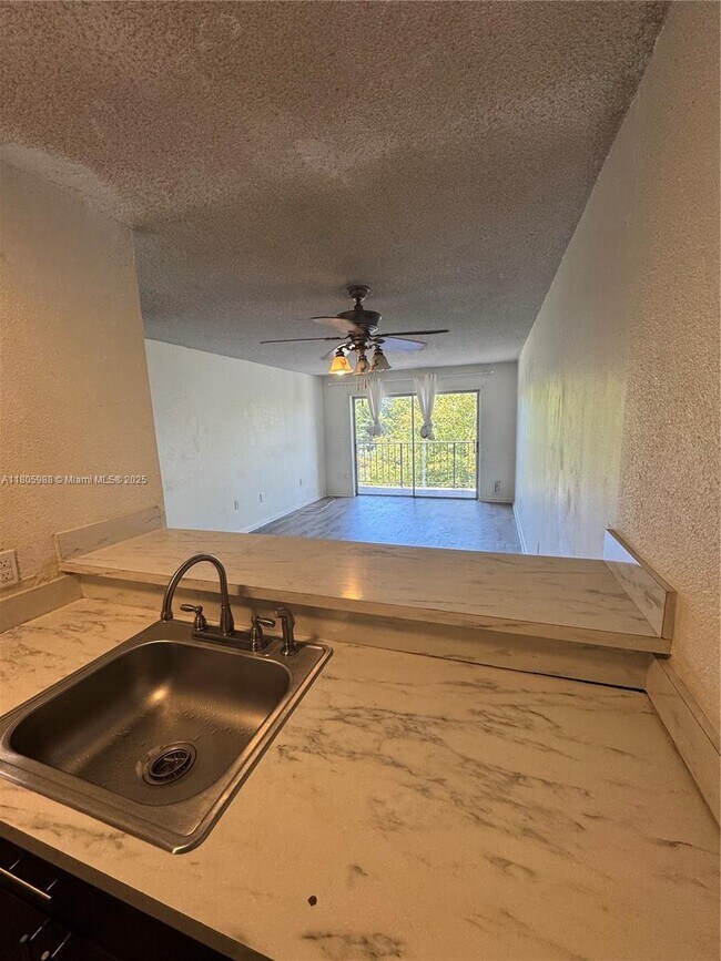Foto del edificio - 1225 NE 124th St