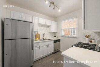 Building Photo - 2001 Beachwood Dr