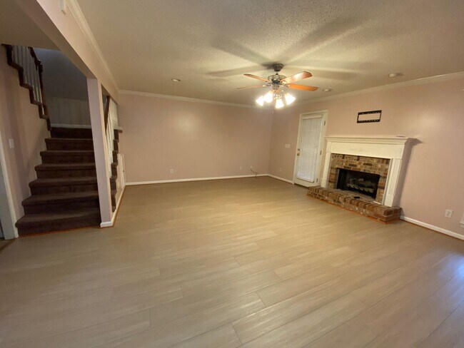 Foto del edificio - 273 Ivy Pl