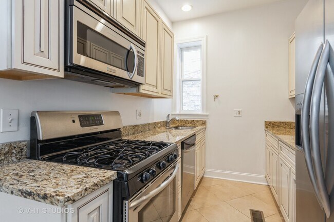 Foto del edificio - 4216 N Winchester Ave