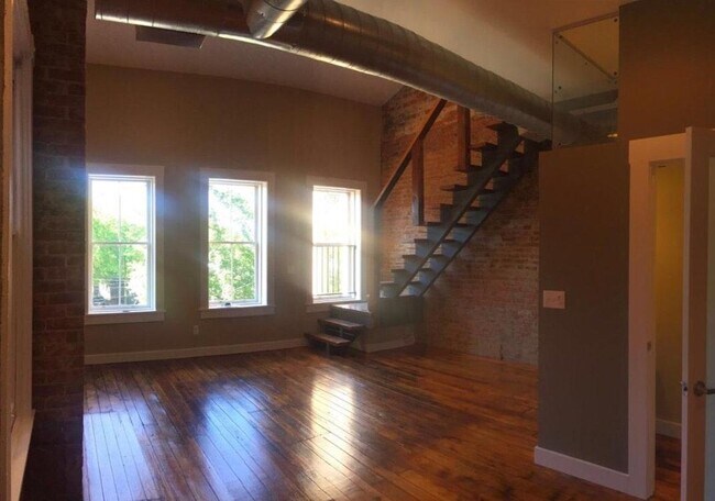 Building Photo - 1712 Madison Rd