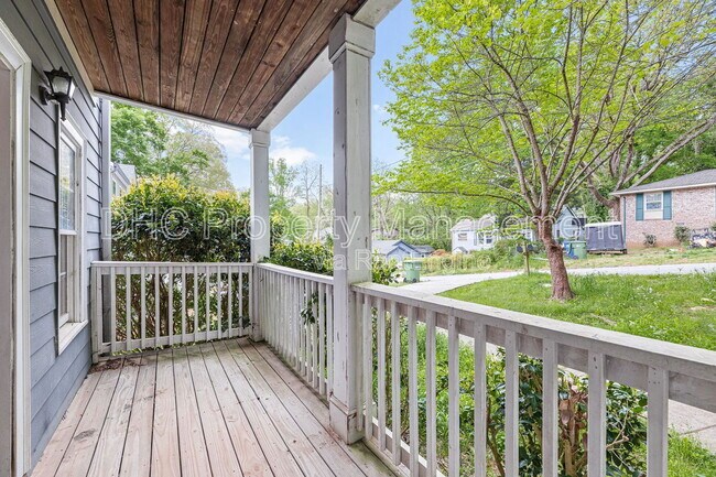Foto del edificio - 1145 Lookout Ave NW