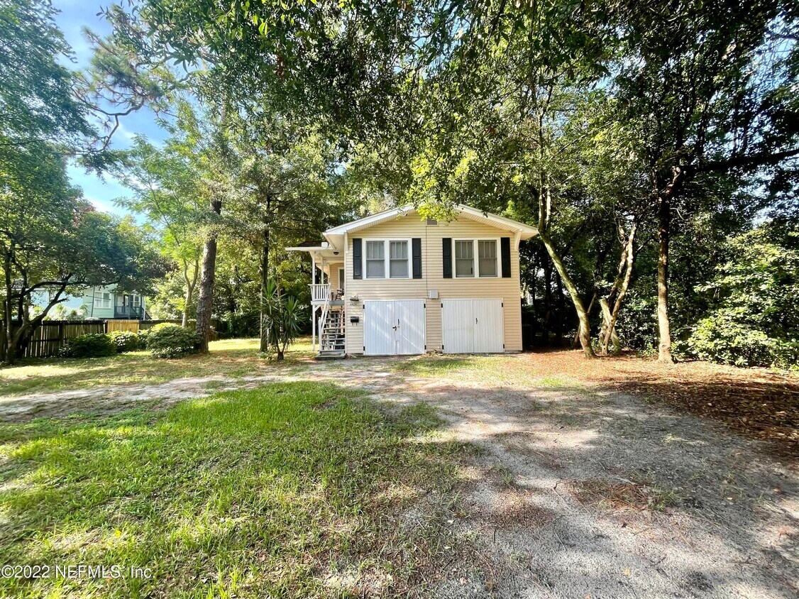 Primary Photo - 4428 Irvington Ave