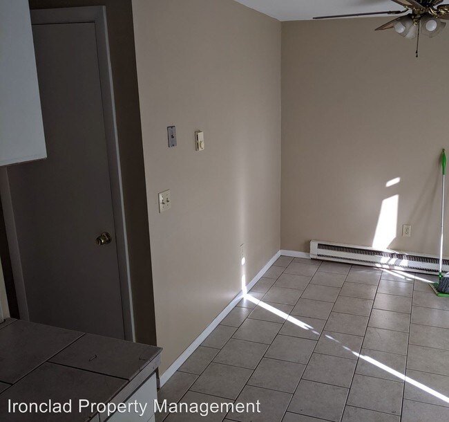 Building Photo - 352-354 Scott Rd