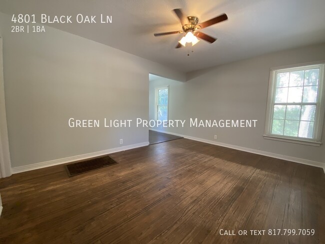 Foto del edificio - 4801 Black Oak Ln