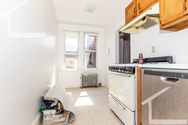 Building Photo - Solid, Budget-Friendly 3bd/1bath in Allston