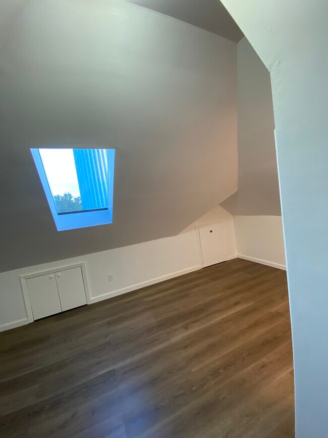 Foto del edificio - 104 N Forest Ave