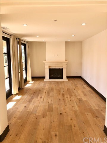 Foto del edificio - 10523 Ashton Ave