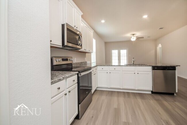 Building Photo - 25314 Shadowdale Dr