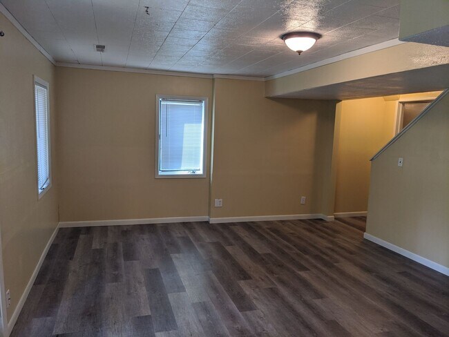 Building Photo - 3-bedroom, 2 1/2-bath duplex in Coralville