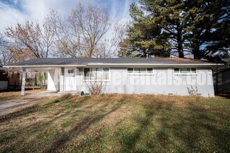 Building Photo - 412 Herford St