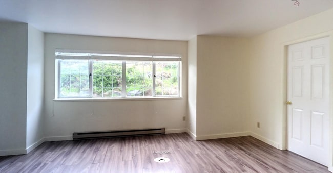 Building Photo - 2500 Quadra St
