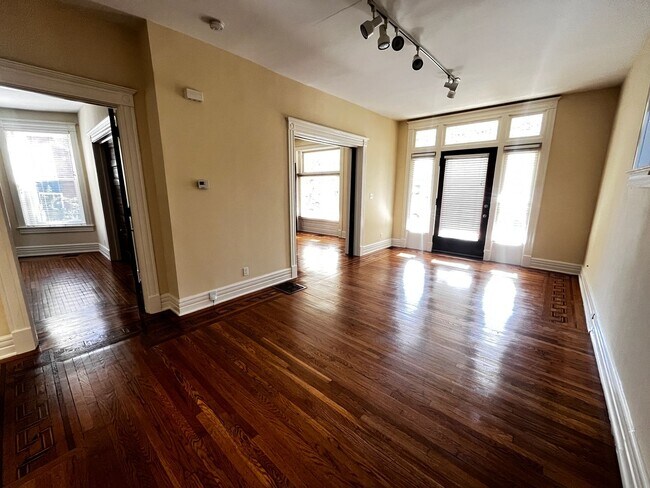 Photo - 1921 Frankfort Ave Apartment