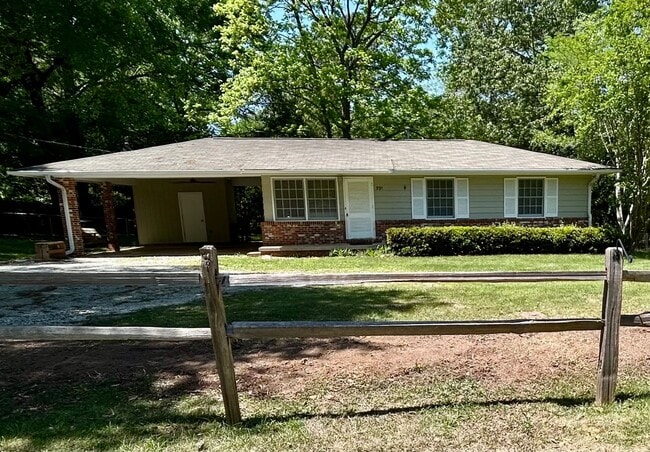 Charming 3-Bedroom Home - Charming 3-Bedroom Home