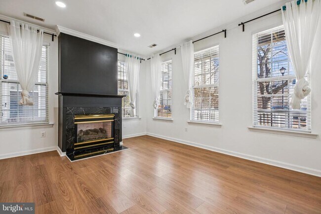 Foto del edificio - 8 Crusader Ct