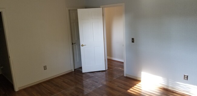 Foto del edificio - 3154 S Dudley St