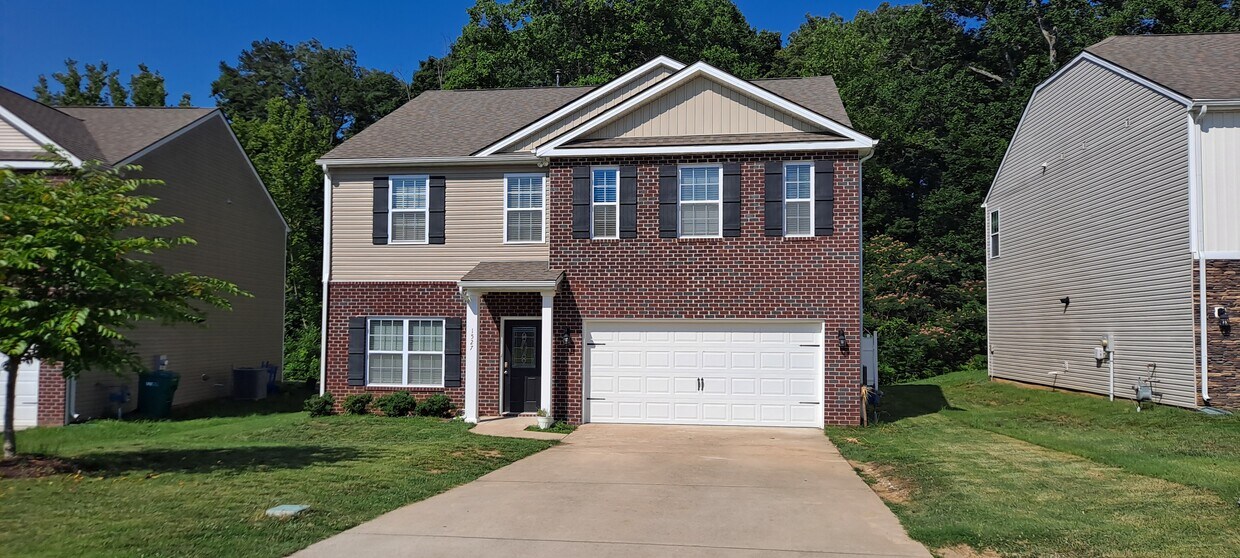 Foto principal - 1527 Sergeant Ln