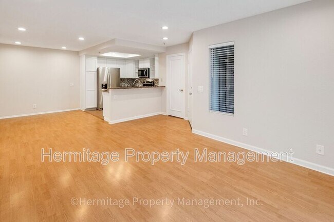 Foto del edificio - 2800 Keller Dr