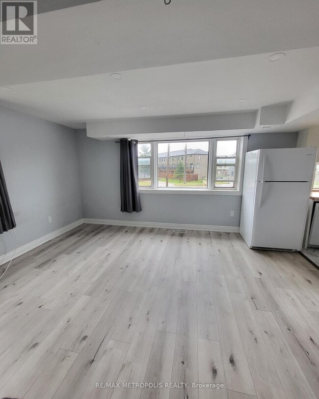 Building Photo - 531 Essa Rd