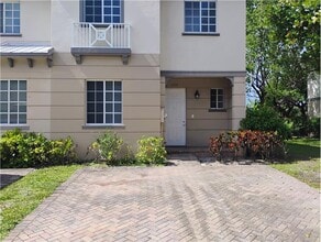 Building Photo - 1115 Lucaya Dr Building Photo - 1115 Lucaya Dr