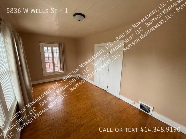 Building Photo - 5836 W Wells St