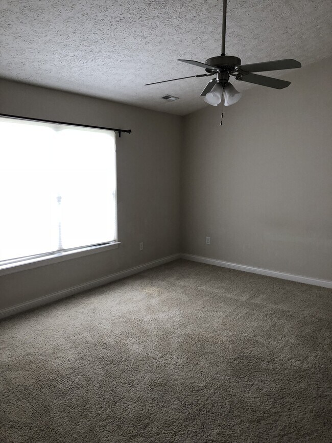 Foto del edificio - West Lafayette 3-Bedroom 2-Bath Home
