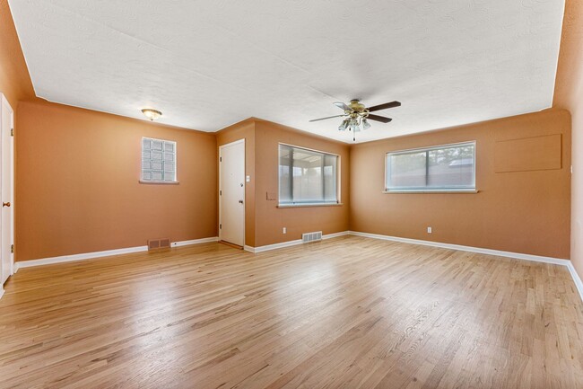 Foto del edificio - 2BD/1BA Ranch in Denver!