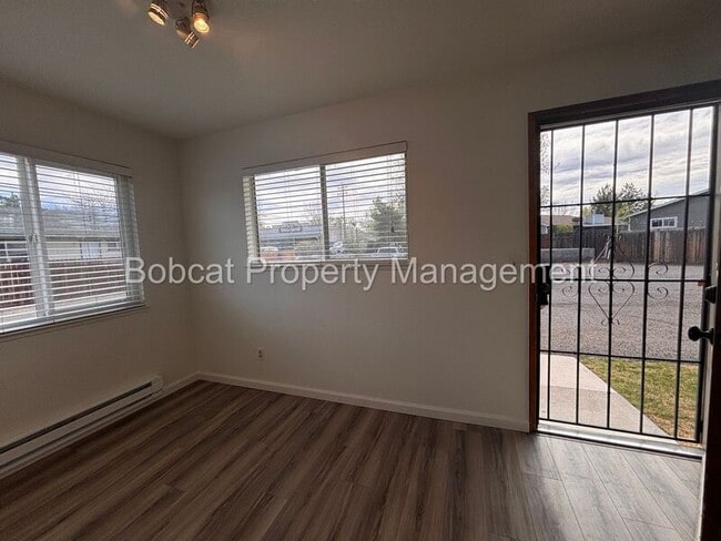 Building Photo - 1516 South Ct