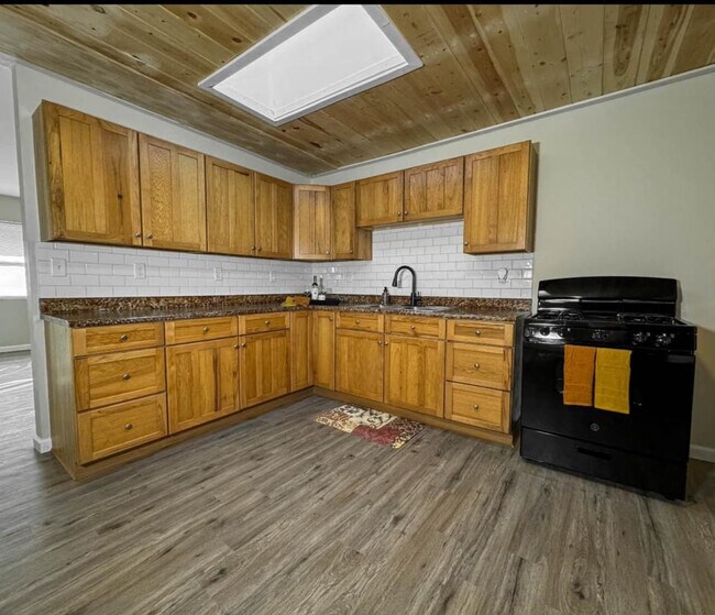 Foto del edificio - 3215 Clearwater St NW
