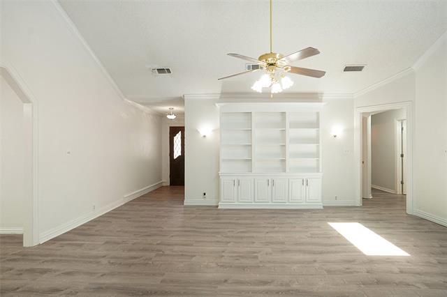Foto del edificio - 8341 Crosswind Dr