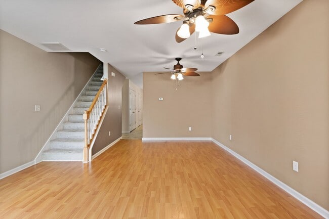 Building Photo - Fletcher Townhouse