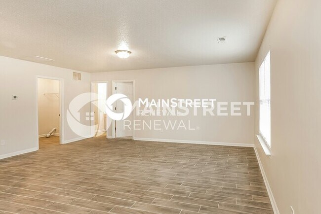 Foto del edificio - 4 Bedroom Pet-Friendly Home in Greensboro, NC with Main Street Renewal
