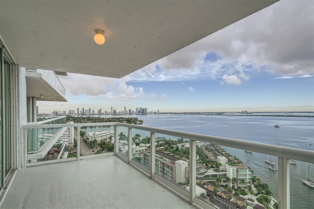 10 Way Unit 2202, Miami Beach, FL 33139 Condo for Rent in