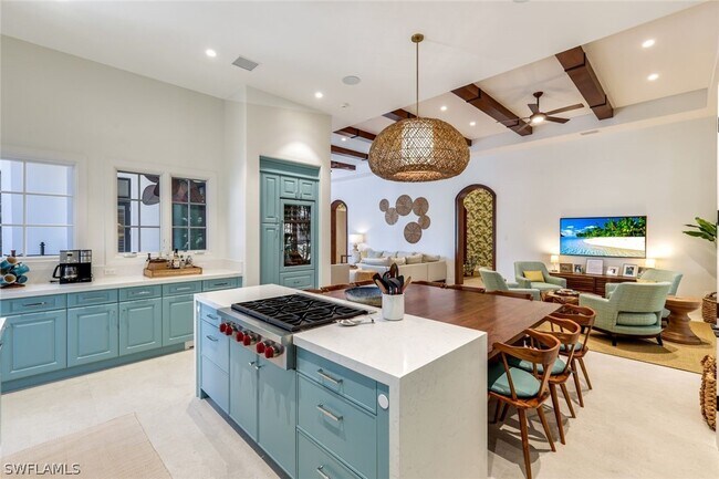 Foto del edificio - 2904 Tiburon Blvd E