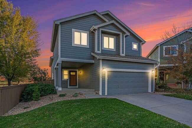 Building Photo - Available NOW! 5 Bedroom 3.5 Bath Highland...