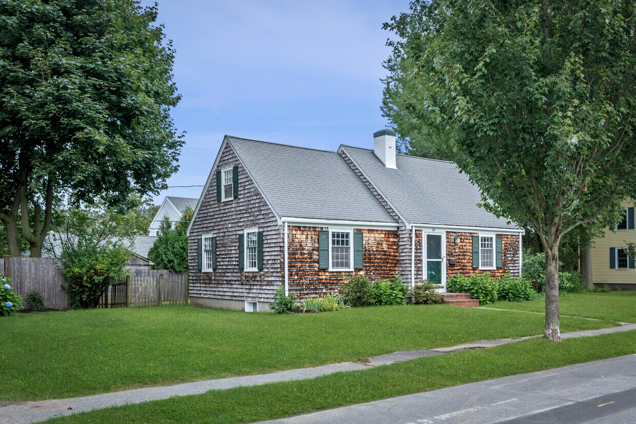 Primary Photo - 24 Hereford Rd