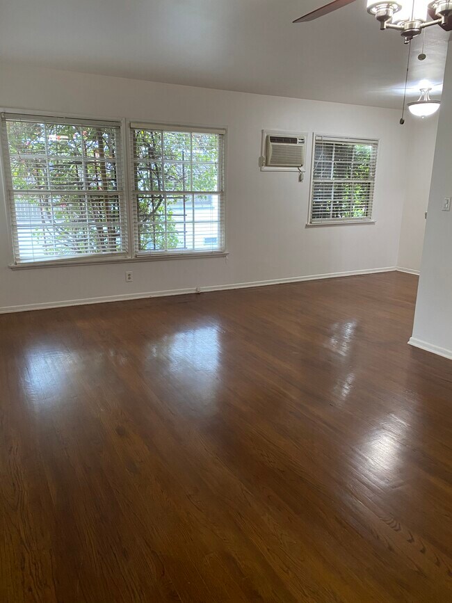 Building Photo - 12127 La Maida St