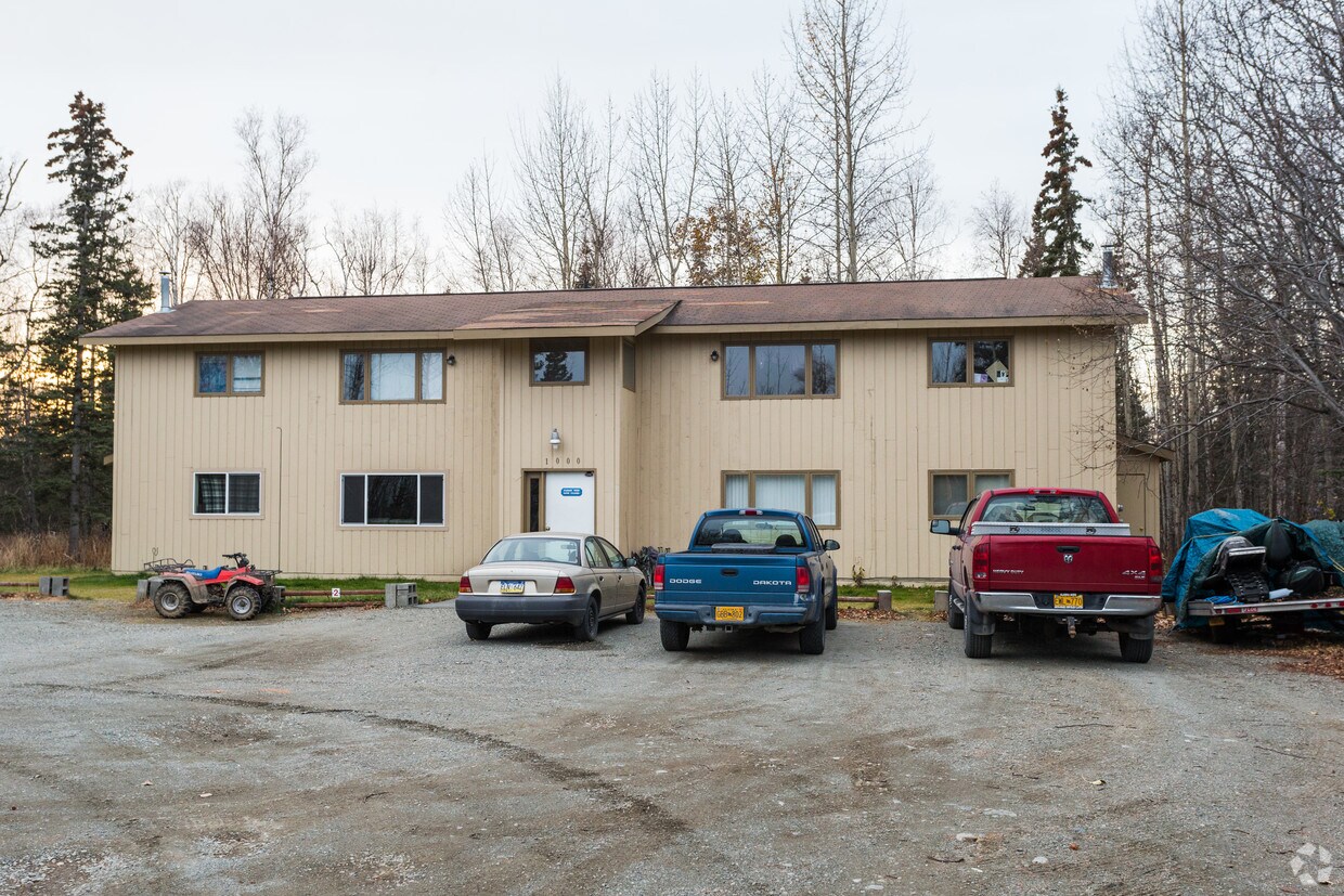 Building Photo - 1000 N Elsinore Way