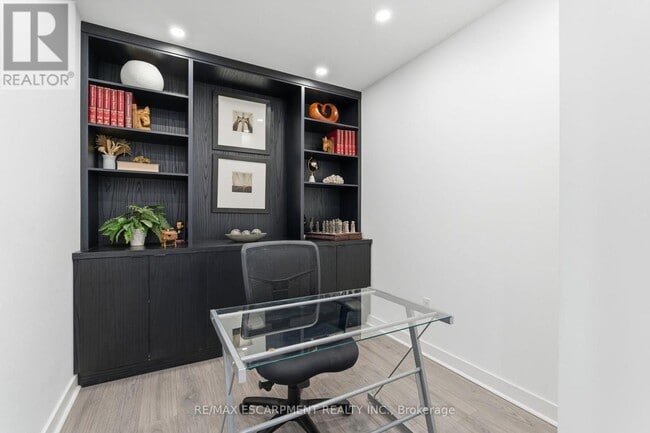 Photo du bâtiment - 35 Mariner Terrace