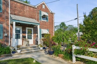 Building Photo - 371 Raleigh Rd