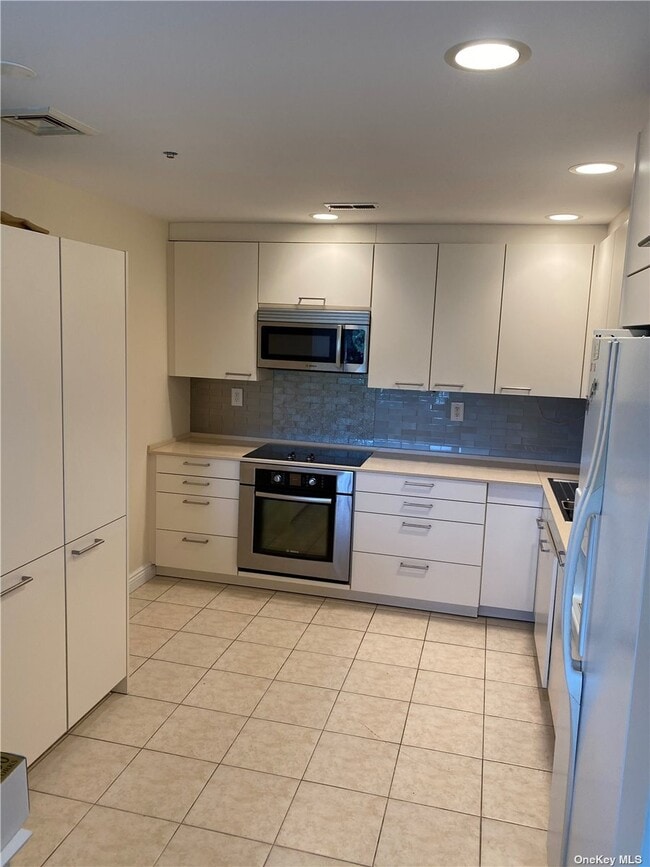 Building Photo - 1 Portico Ct