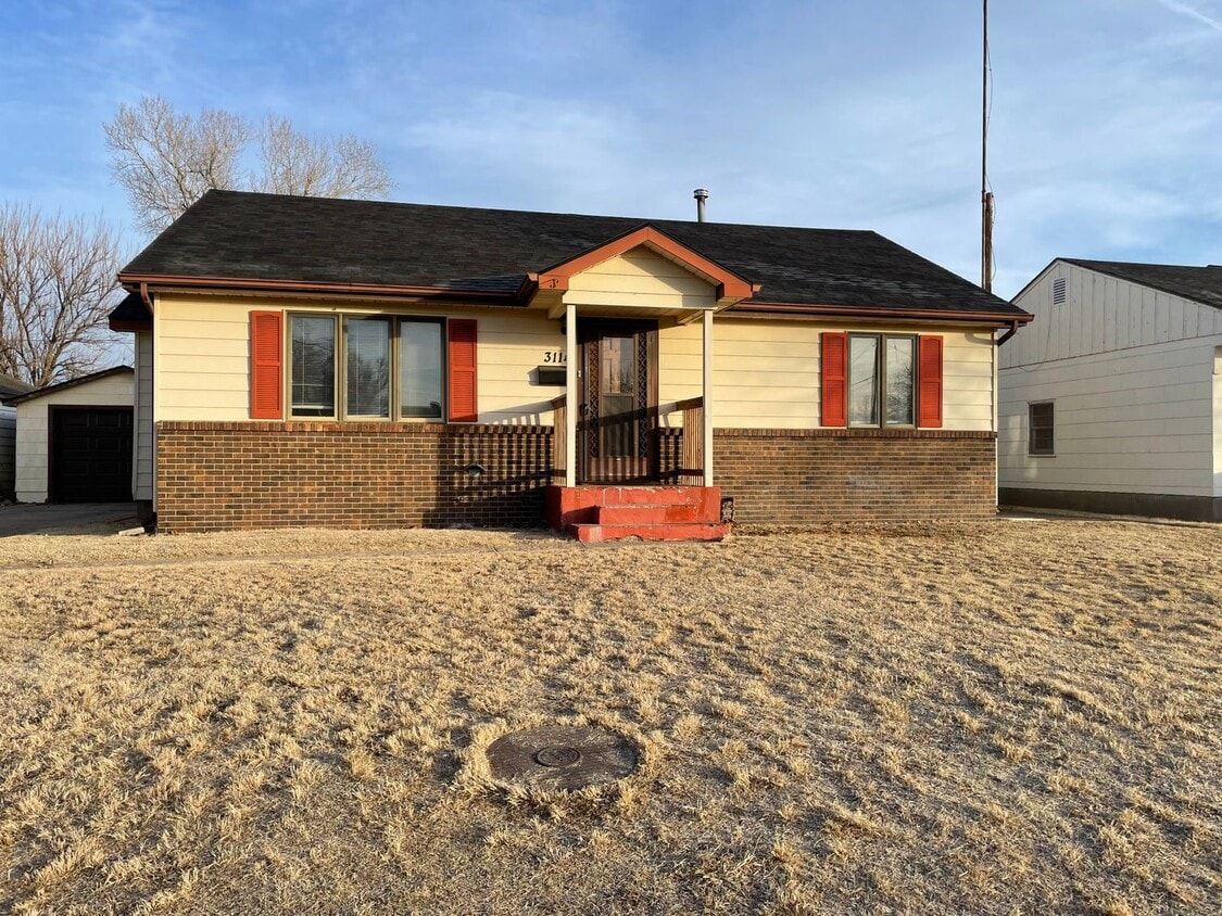 Primary Photo - 4 Bedroom, 2 Bathroom House